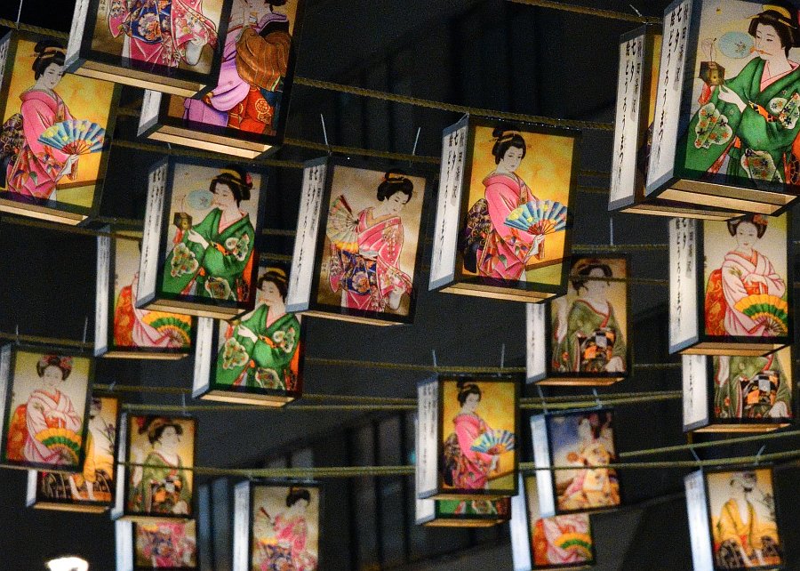 ミニ絵どうろう展示１