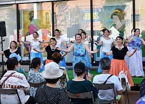 アロハゆざわ フラダンスショー・ウクレレ生演奏